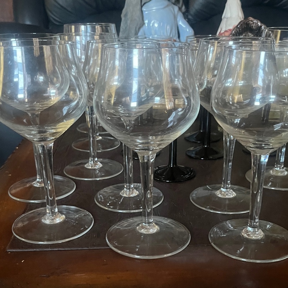 Elegant Clear Wine Glass Set of 5 heavy glass